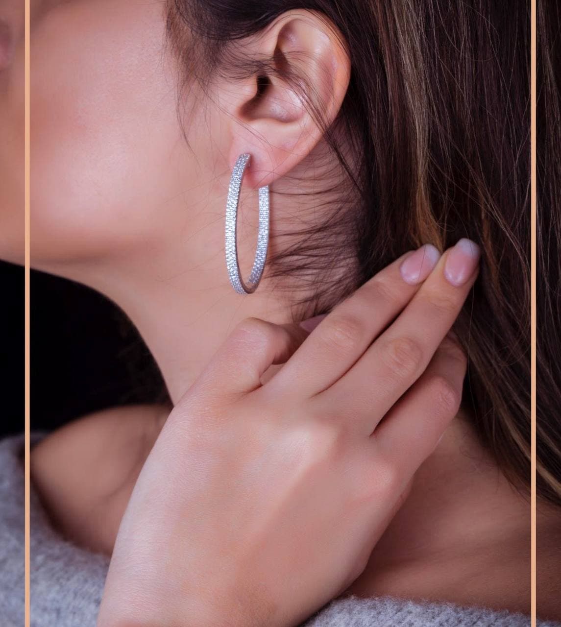 گوشواره حلقه‌ای نگین‌دار